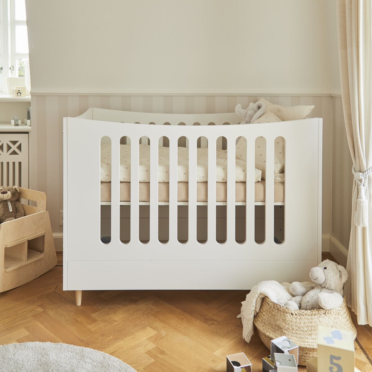 Manis-h pinnasänky 60x120cm valkoinen | Alk. 399,00 €